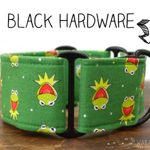 Martingale dog collar Kermit. Adjustable and handmade with 100% cotton fabric. Muppets. Wakakan