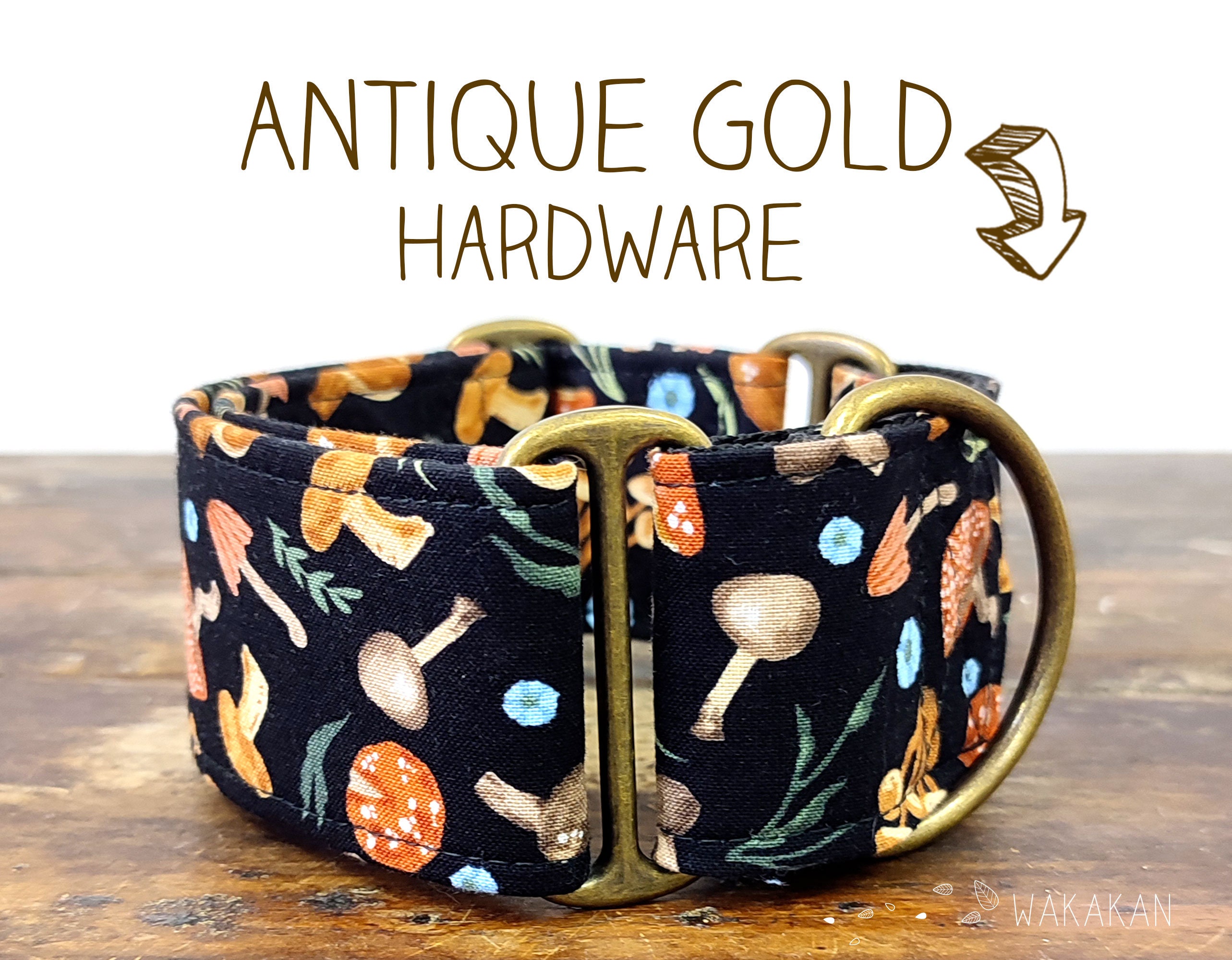 Martingale dog collar model Witch Potion. Adjustable and handmade with 100%  cotton fabric. Witchcore, mushrooms. Wakakan