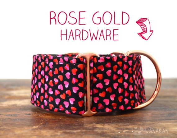 Martingale dog collar Pink Hearts. Adjustable and handmade with 100% cotton fabric. Tiny colorful hearts. Wakakan
