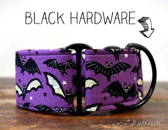 Martingale dog collar model I am a Vampire. Adjustable and handmade with 100% cotton fabric. Bats, purple, halloween Wakakan