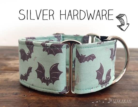 Martingale dog collar model Moonchild. Adjustable and handmade with 100% cotton fabric. Turquoise background Wakakan