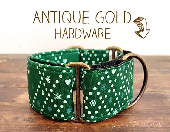 Martingale dog collar model Cozy Winter Green. Adjustable and handmade with 100% cotton fabric. Winter fabric, Xmas, snowflakes. Wakakan