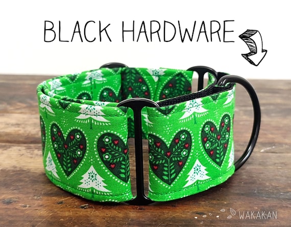 Martingale dog collar model Winter Hearts. Adjustable and handmade with 100% cotton fabric. Xmas tree. Wakakan