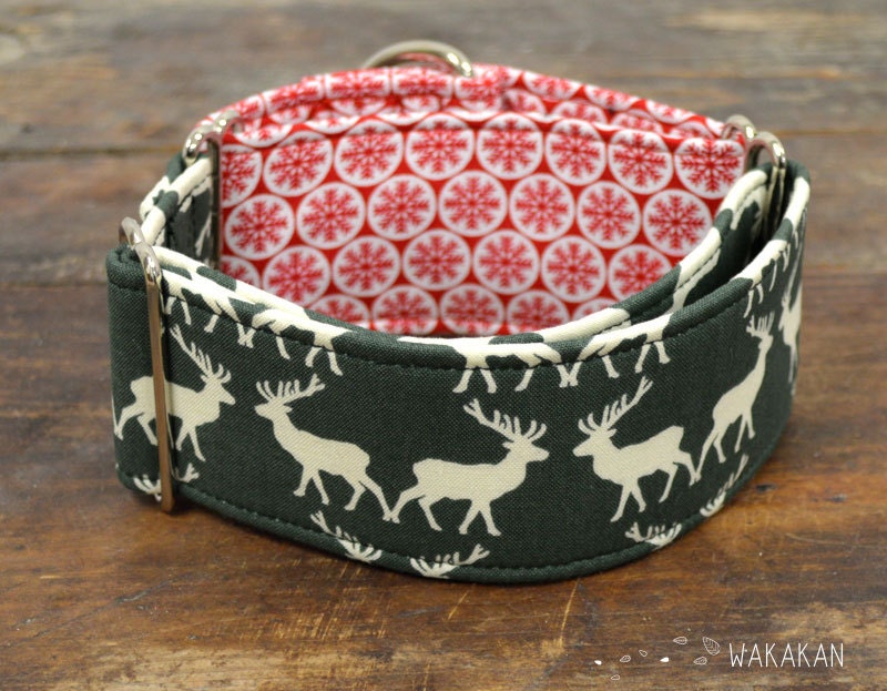 Martingale dog collar model Reindeer. Adjustable and handmade with 100 cotton fabric. Christmas