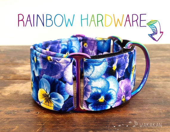 Martingale dog collar model Colorful Pansies. Adjustable and handmade with 100% cotton fabric. Viola flowers, purple Wakakan