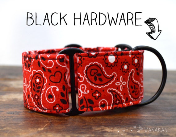 Martingale dog collar Red Bandana. Adjustable and handmade with 100% cotton fabric. Red parsley. Wakakan