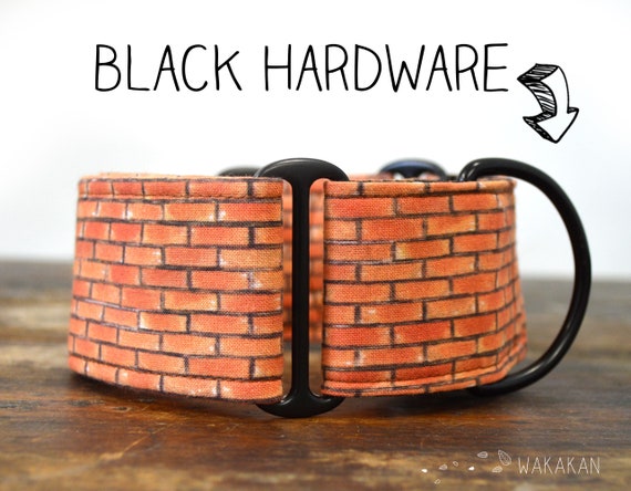 Martingale dog collar Bricks. Adjustable and handmade with 100% cotton fabric. Wall, brown. Wakakan