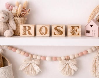 Personalisierte Holz Name Blöcke, Blumendruck, Kinderzimmer Dekor, Baby-Dusche-Geschenk, Foto Requisiten, Andenken