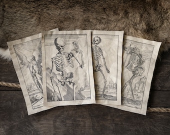 4 Set di pagine di incisioni occulte di Death as a Skeleton II - Voci del diario del Necronomicon
