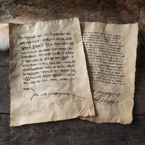 2 escritos inspirados en la Tierra Media en papel hecho a mano: pergaminos del reino de Tolkien