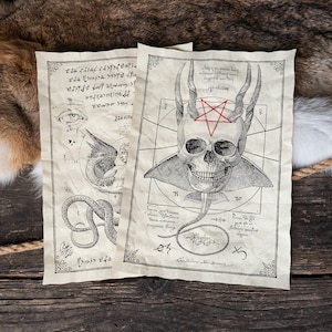 2 zwoje Necronomicon z okultystycznymi rytuałami - składane strony ciemnej magii