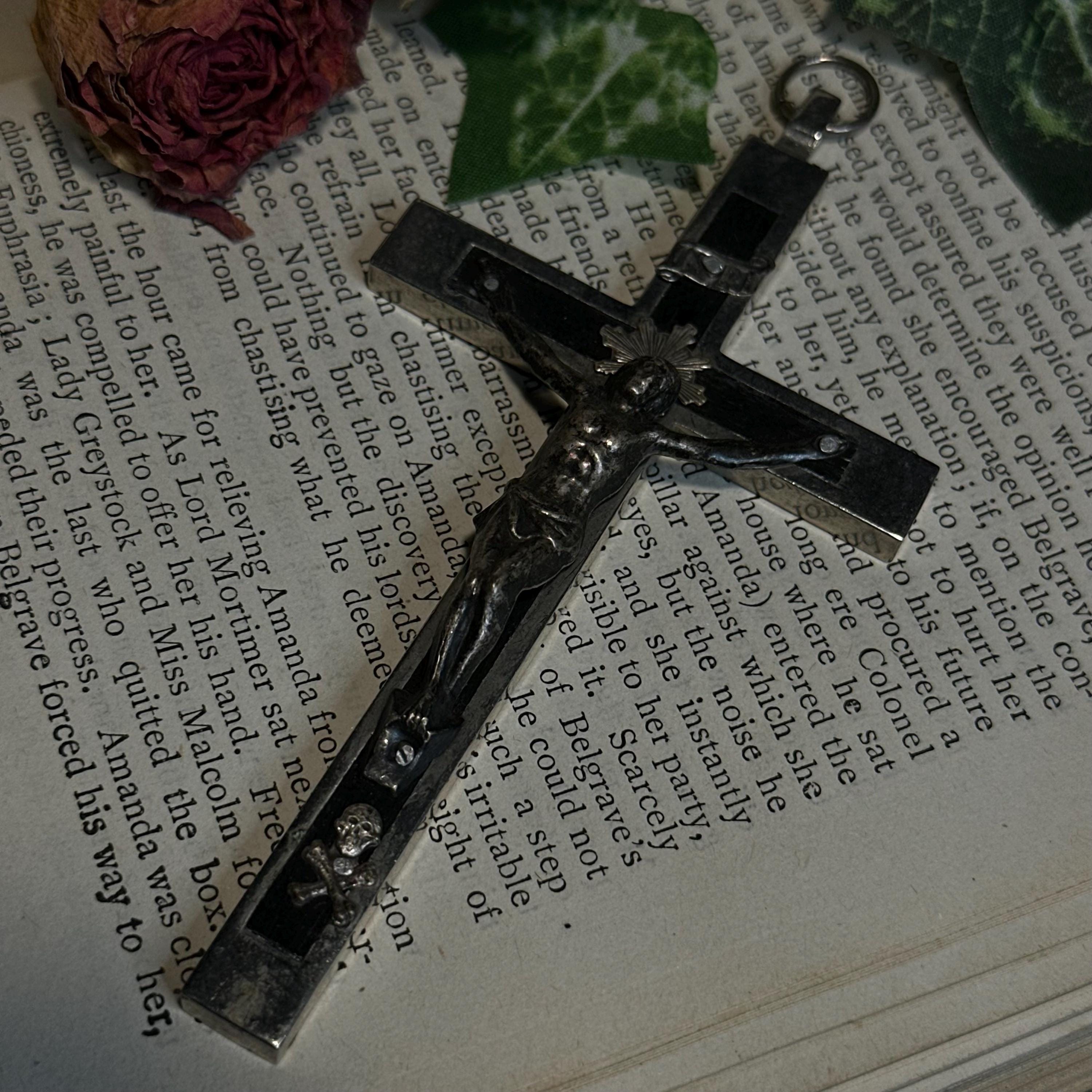 Made in Italy Inri - Etsy