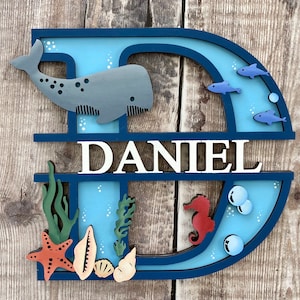 Arte de parede com letras personalizadas em madeira de baleia - pintada à mão em qualquer cor e em 2 tamanhos