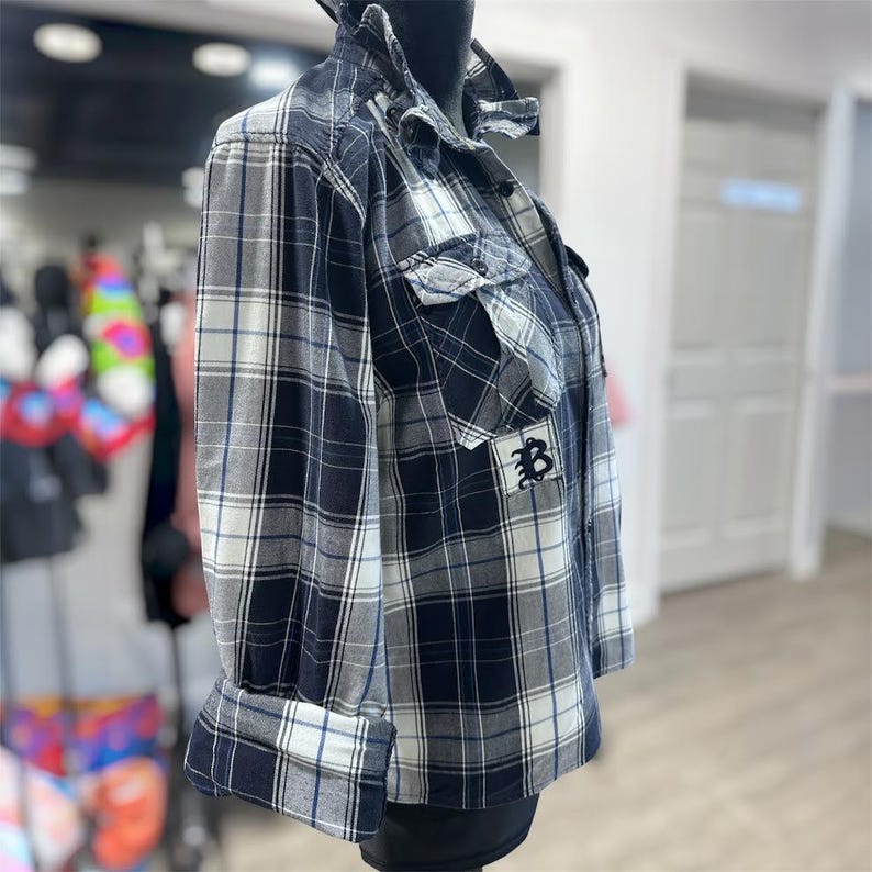 Upcycled Ruffle Collar Button Down, Blue and White Plaid Buffalo David Bitton L bild 3