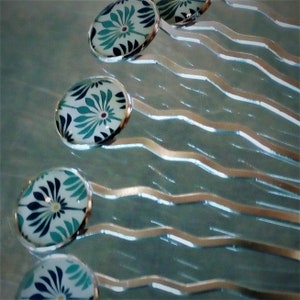 Set of 2 long hairpins with floral motif for updos