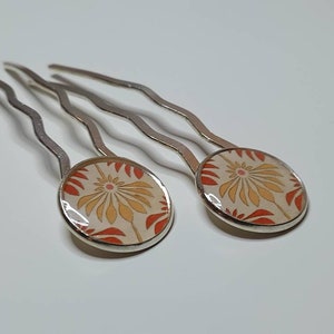 Set of 2 long hairpins with floral motif for updos