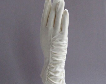 Retro Pale Yellow Ruched Gloves with Pearls 7 1/2