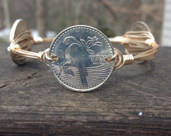 Colombia 200 pesos Bourbons and Boweties style wire wrapped bangle bracelet parrot