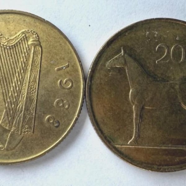 IRELAND 20 PENCE Horse & Irish Harp coin (vintage 1986-2000 type) 27.1 mm, KM#25