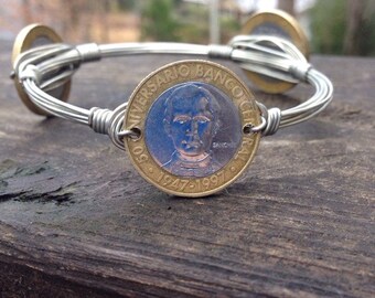 Dominican Republic 5 pesos Bourbons and Boweties style wire wrapped bangle bracelet