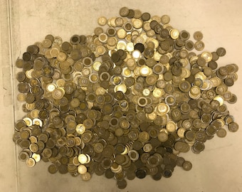 100 Bi-Metallic Two-Toned mixed world coins for jewelry and crafts.