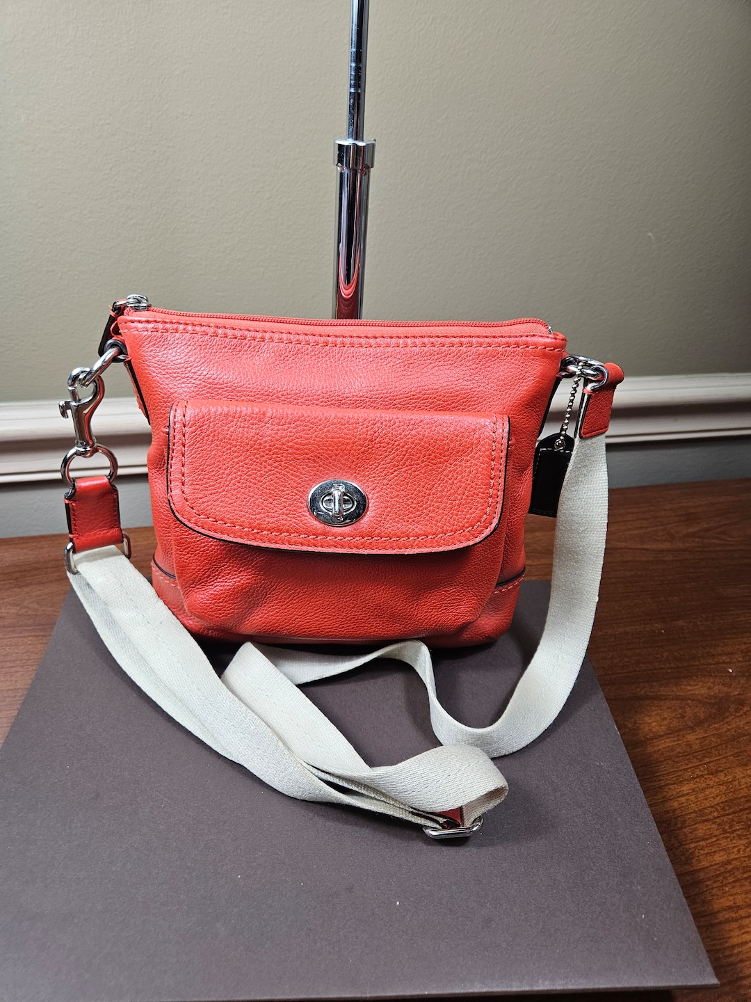 coach オレンジレザー ボディバッグ オーセンティック コーチ オレンジ レザー クロスボディバッグ - Etsy 日本