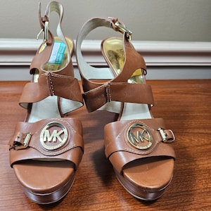 Michael Kors Tan Sandals US Size 8 M 5.5&quot; Height Heel