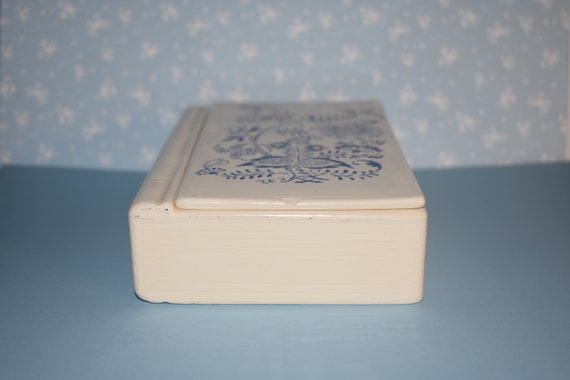 Vintage Ceramic Lidded Faux Book Jewelry Box/Vani… - image 4