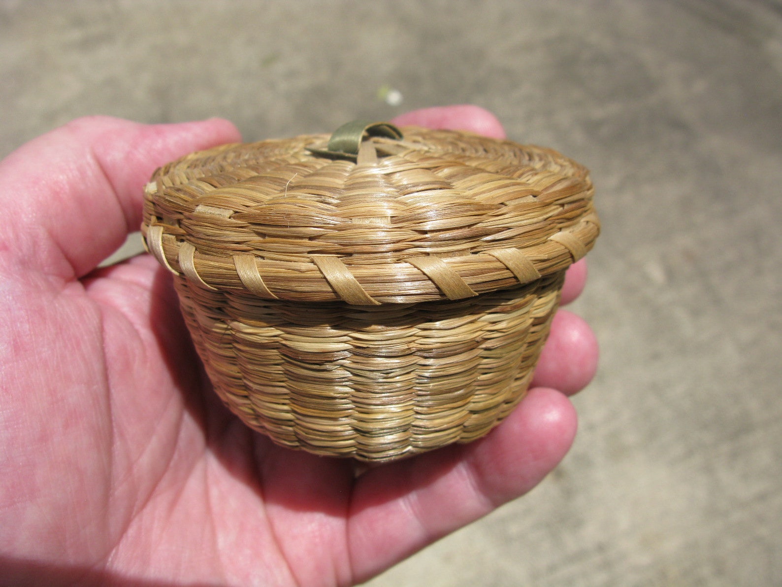 Two small semiantique Micmac baskets Mi'kmaq sweet grass Etsy
