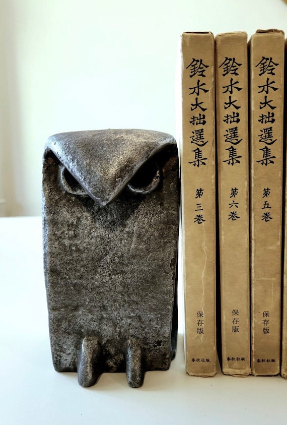 (hulibo)翡翠製　彫刻　塔　置物 Amazon | theory xyz 翡翠 馬 置物 飾彫り台座付 (セオリー
