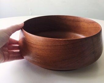 Large Carved Teak Bowl from Denmark Centerpiece Old Growth Finn Juhl Henning Koppel manner Vintage Mid Century Artiform