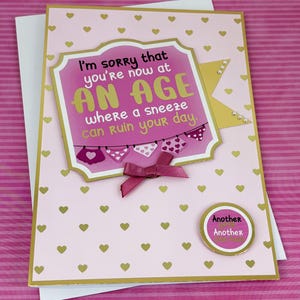 Carte d'anniversaire coquine pour femme - carte de voeux faite main avec blague, carte drôle, carte de vieillesse, carte de femme, carte de blague d'âge moyen
