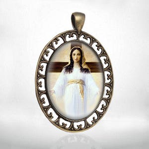 Medalla religiosa católica cristiana Virgen María Nuestra Señora de todas las Naciones