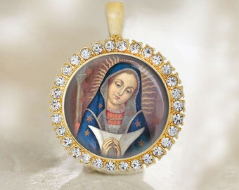 Our Lady of Altagracia Virgin Mary in a Nativity Scene Catholic Medal Gold Tone Pendant.