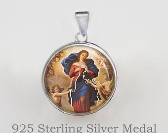 Virgin Mary Untier of Knots Religious Christian Medal. Sterling Silver 925 Pendant 20mm. Necklace Medal