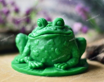 Toad sitting on a leaf 3D silicone mold, soap, candle mould, frog, animal, hoptoad, anuran, Reptile, garden, Feng Shui, money