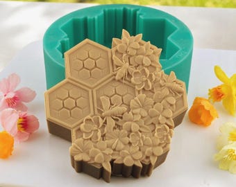 Honeycomb Silicone Mold for Bee Candle Soap Beeswax Resin Chocolate Fondant Food Grade Mold for Crafts and Gifts, Bees and Blooms
