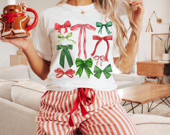 Camiseta navideña Coquette con lazo, colores cómodos, conjunto navideño familiar a juego para mamá, pijama navideña con lazos rojos y verdes para la mañana de Navidad.