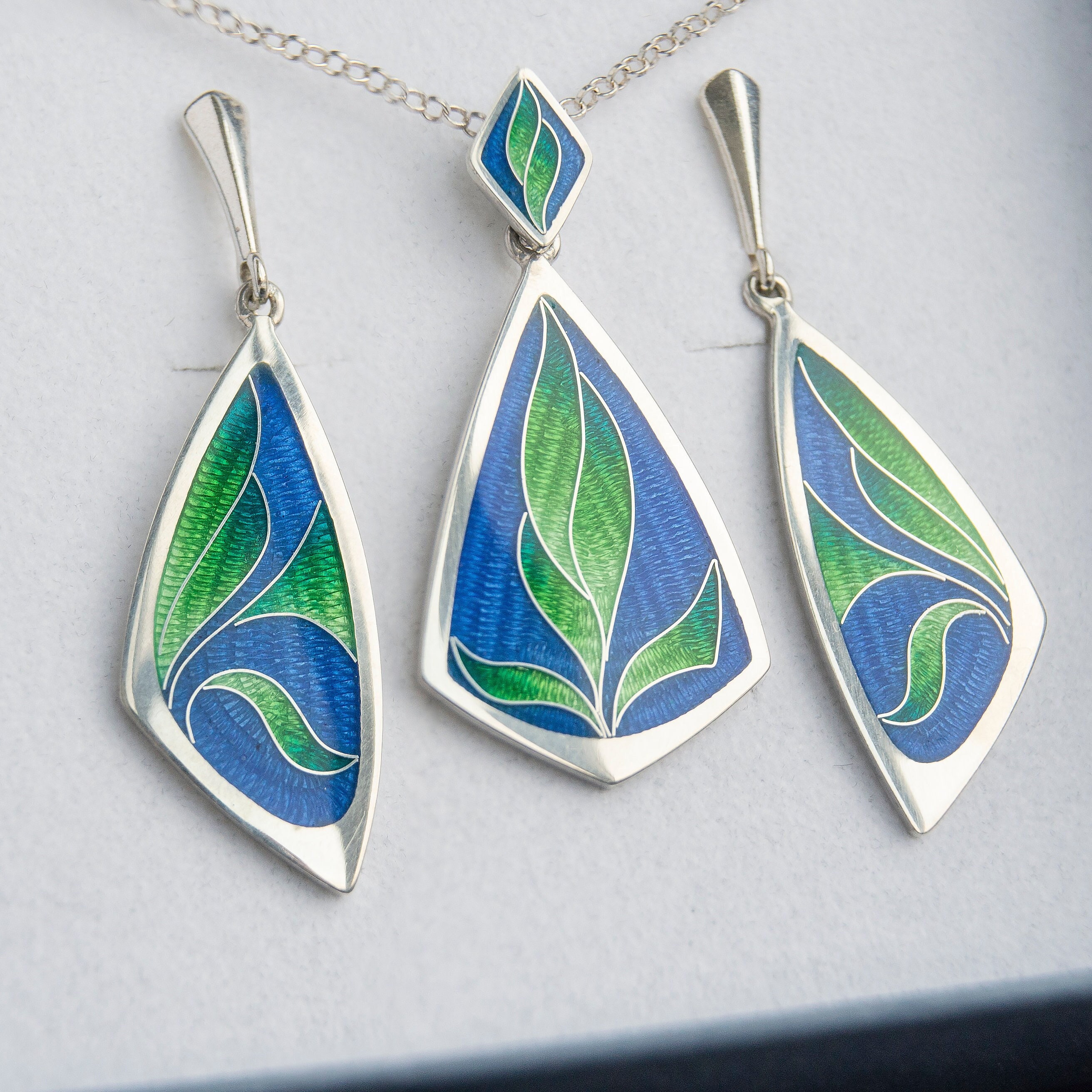 Greenery Enamel Jewelry Set, Cloisonne Enamel Sterling Silver Earrings and  Pendant, Teardrop Blue Green Necklace and Earrings Complekt - Etsy