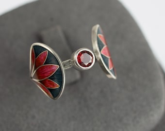 Granatring aus Sterlingsilber: Blätter aus rotem Cloisonné-Emaille