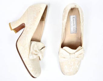 Sz 5.5 - 1960's Cream Damask 'Kenneth Cole' Bow Heels