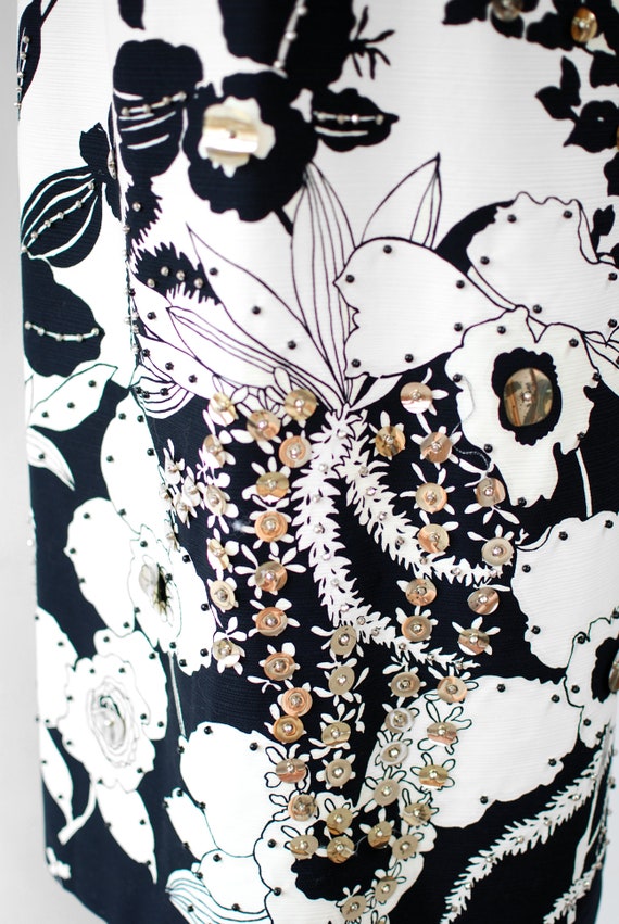 1960's Beaded Sequin Black & White Floral Sleevel… - image 7
