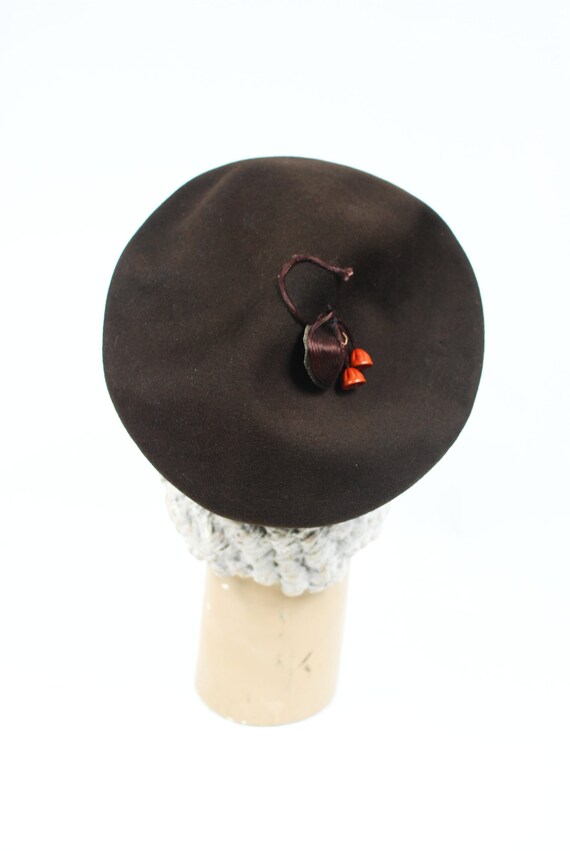 1950's Brown Wool Dangling Beads Beret - image 5