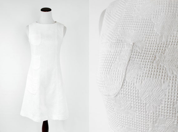 1960's Floral White Waffle Cotton Sleeveless Mod P