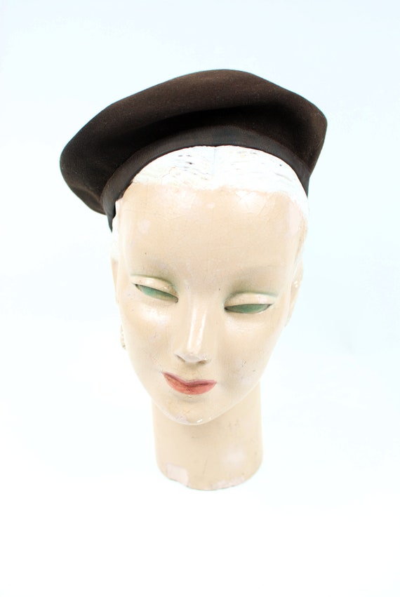 1950's Brown Wool Dangling Beads Beret - image 3