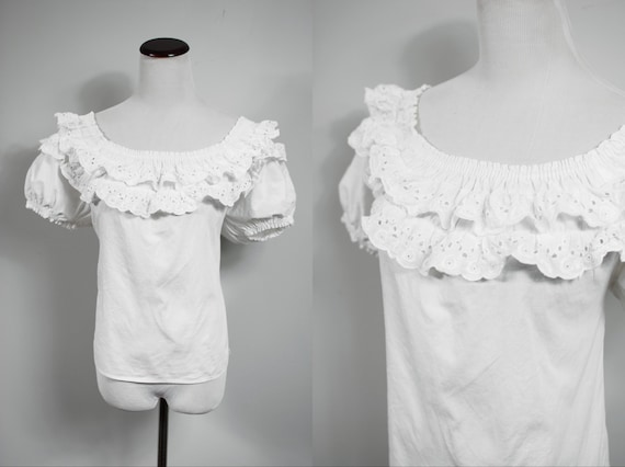 1940's White Cotton Eyelet Ruffle Collar Puff-slee