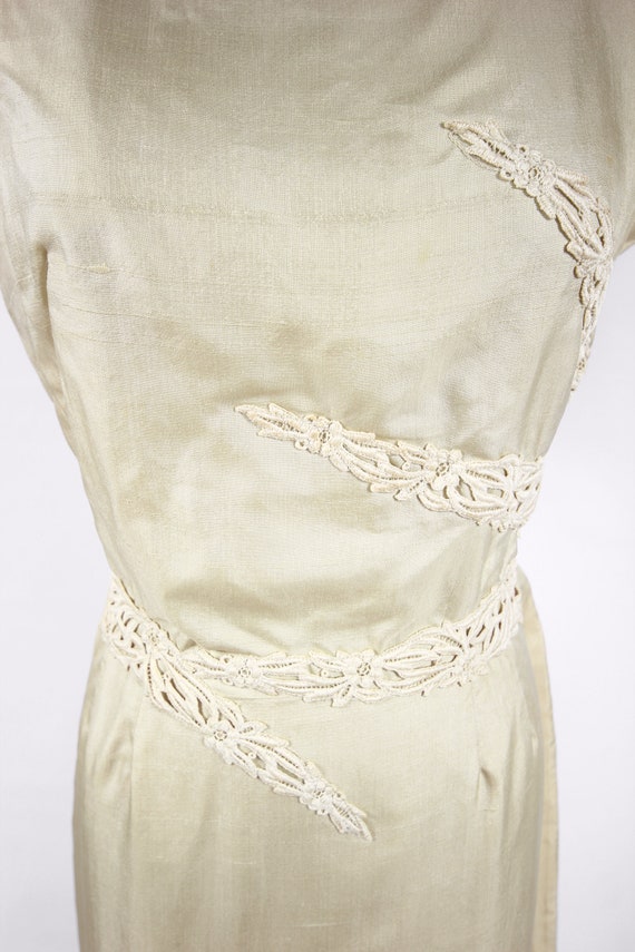 1950's Butter Yellow Raw Silk Floral Lace Sheath … - image 6