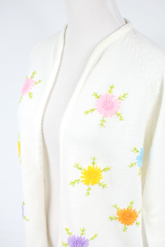 1950's White Bright Floral Embroidered Knit Cardi… - image 5