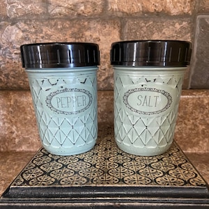 Mason Jar Salt and Pepper Shakers, 8 oz Jars, Farmhouse Decor, Large Salt and Pepper Shaker Set, Country Kitchen