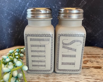 Rustic Salt and Pepper Shakers, Farmhouse Salt and Pepper Shakers, Farmhouse Kitchen Decor,  Country Kitchen, Cottage Kitchen